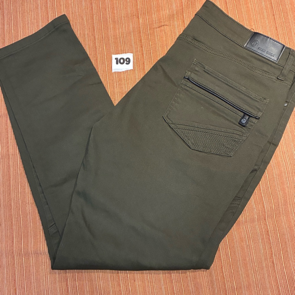 Men's Pants in Olive Green